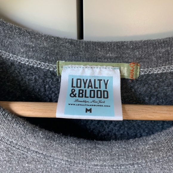 LOYALTY & BLOOD GRAPHIC CREWNECK - Picture 2 of 2